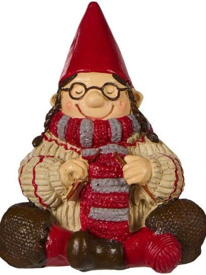 Ribenisserne Ingeborg mit Strickzeug
