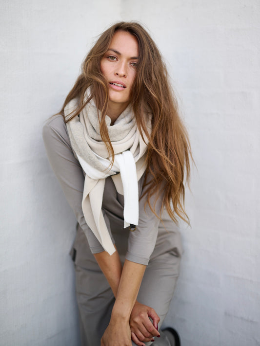 Fleece Schal TRIANGLE PATCH NW 4078 kit/offwhite/sand