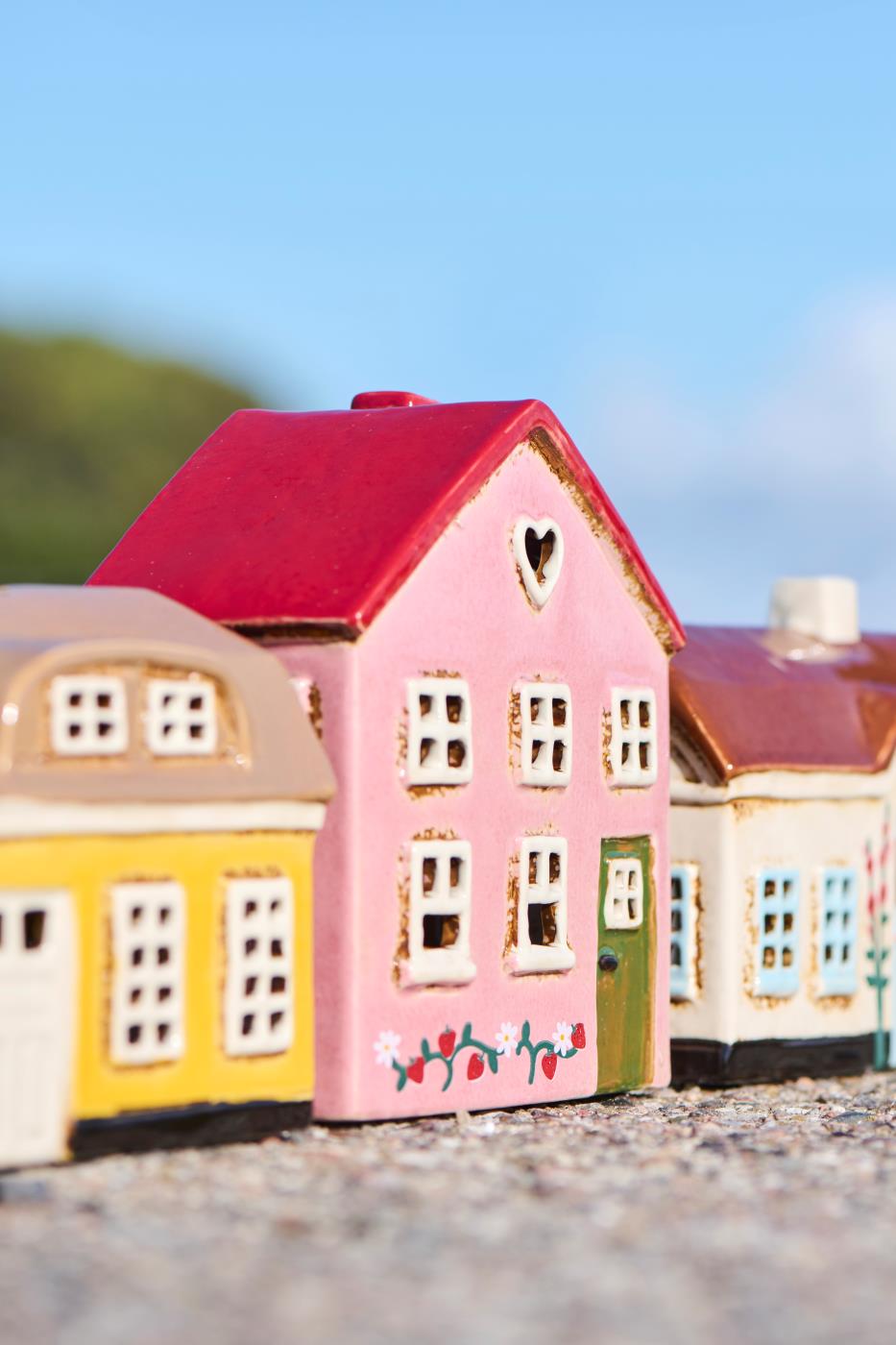 Haus für Teelicht Ebeltoft rosa, rotes Dach