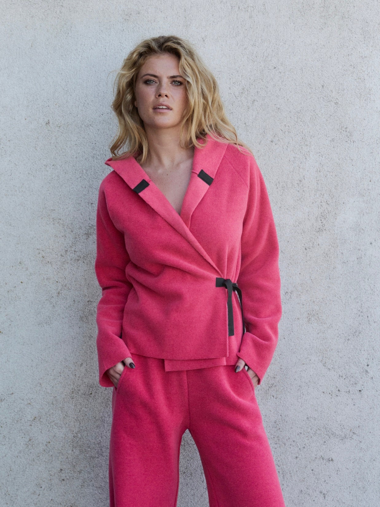 Fleece Wickeljacke WRAP 1009 mit Kapuze, in mehreren Farben