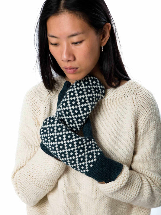 Strickfäustlinge Tinka, in dark rose oder indigo