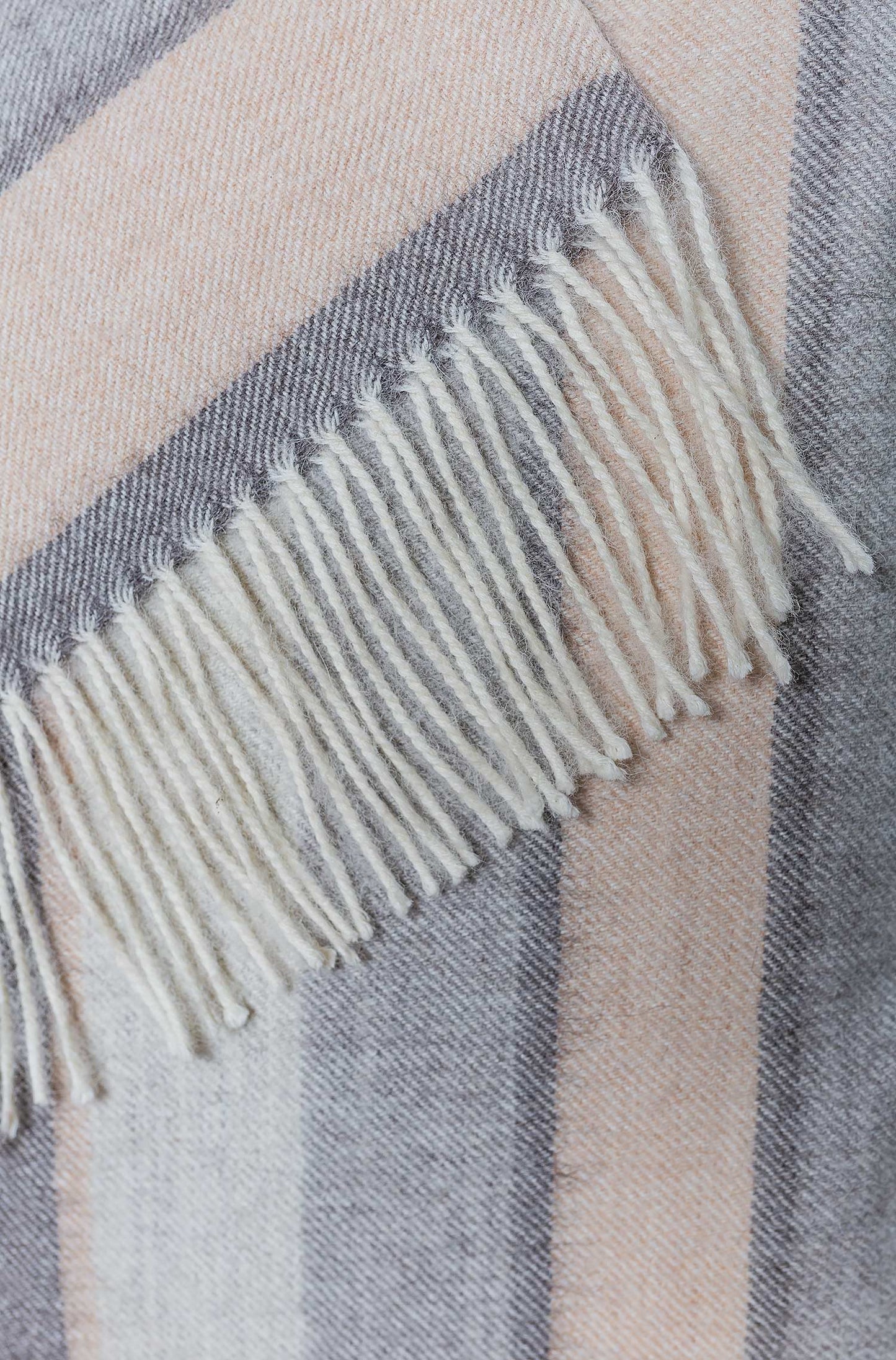 KUNA - Viscacha Decke – 100 % Baby‑Alpaka, ungefärbt