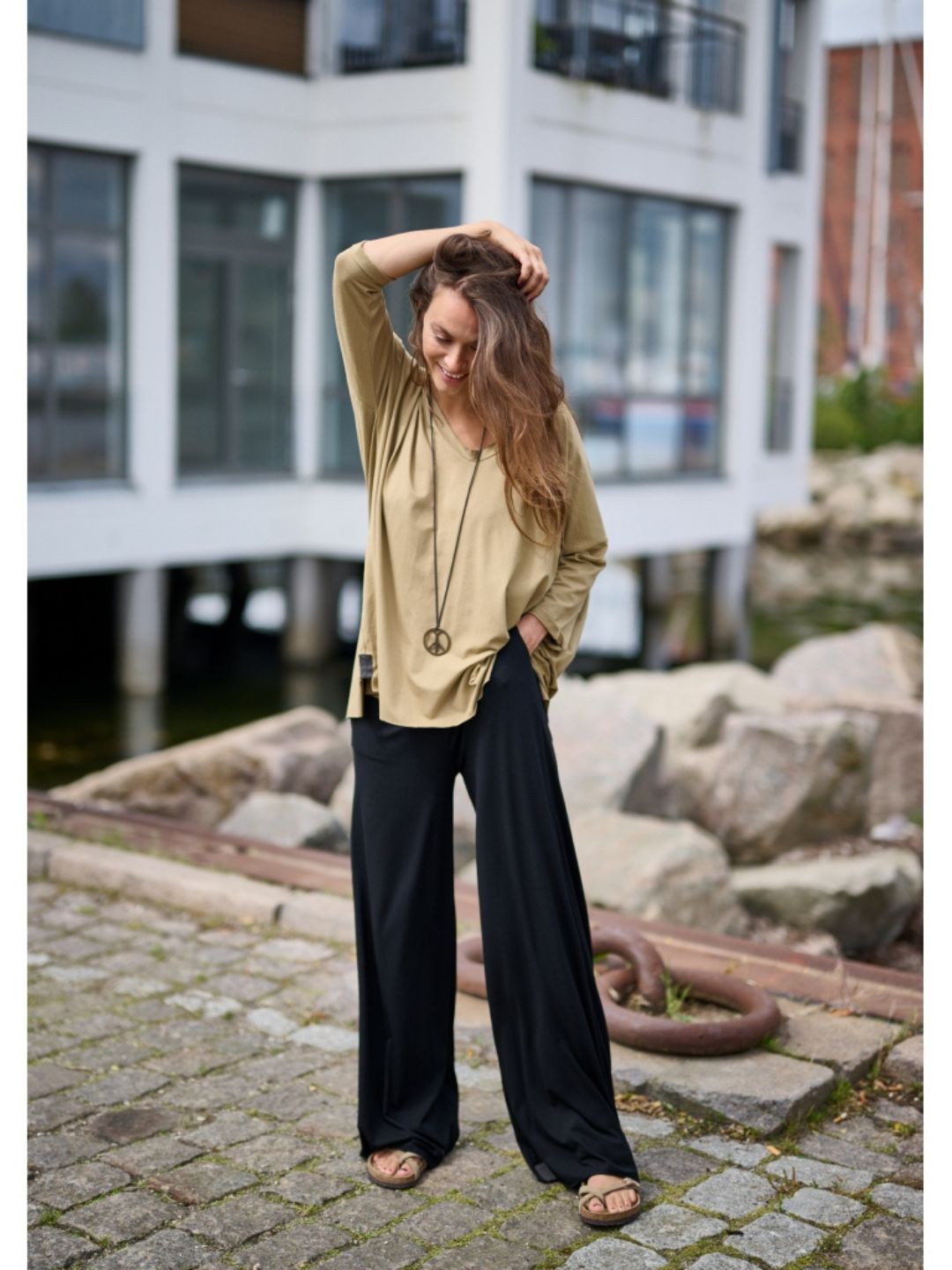 Jersey Shirt mit V-Ausschnitt 96078 olive