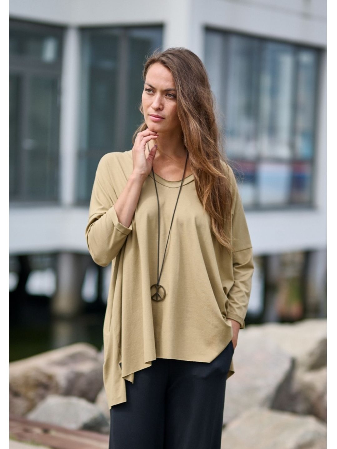 Jersey Shirt mit V-Ausschnitt 96078 olive