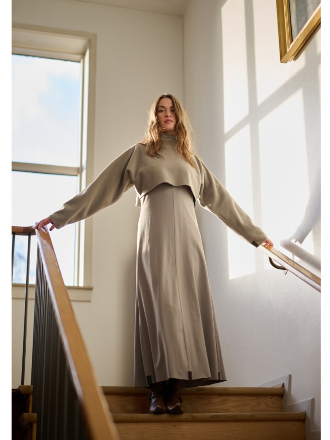 Rollkragenkleid mit Kette 98058, in zwei Farben