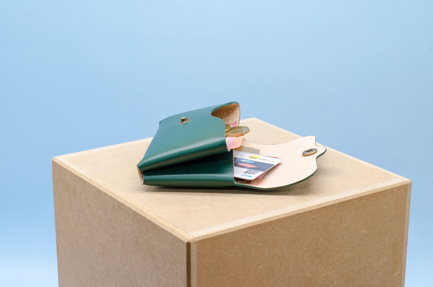 Portemonnaie aus Leder. Praktisch. Zeitlos. Unisex.