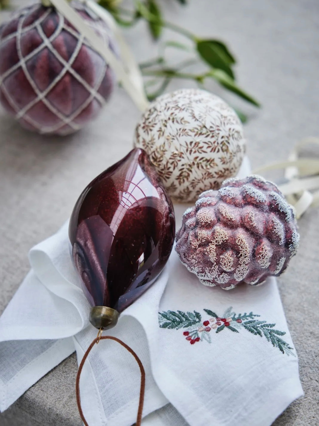 Weihnachtskugel Hilde rot