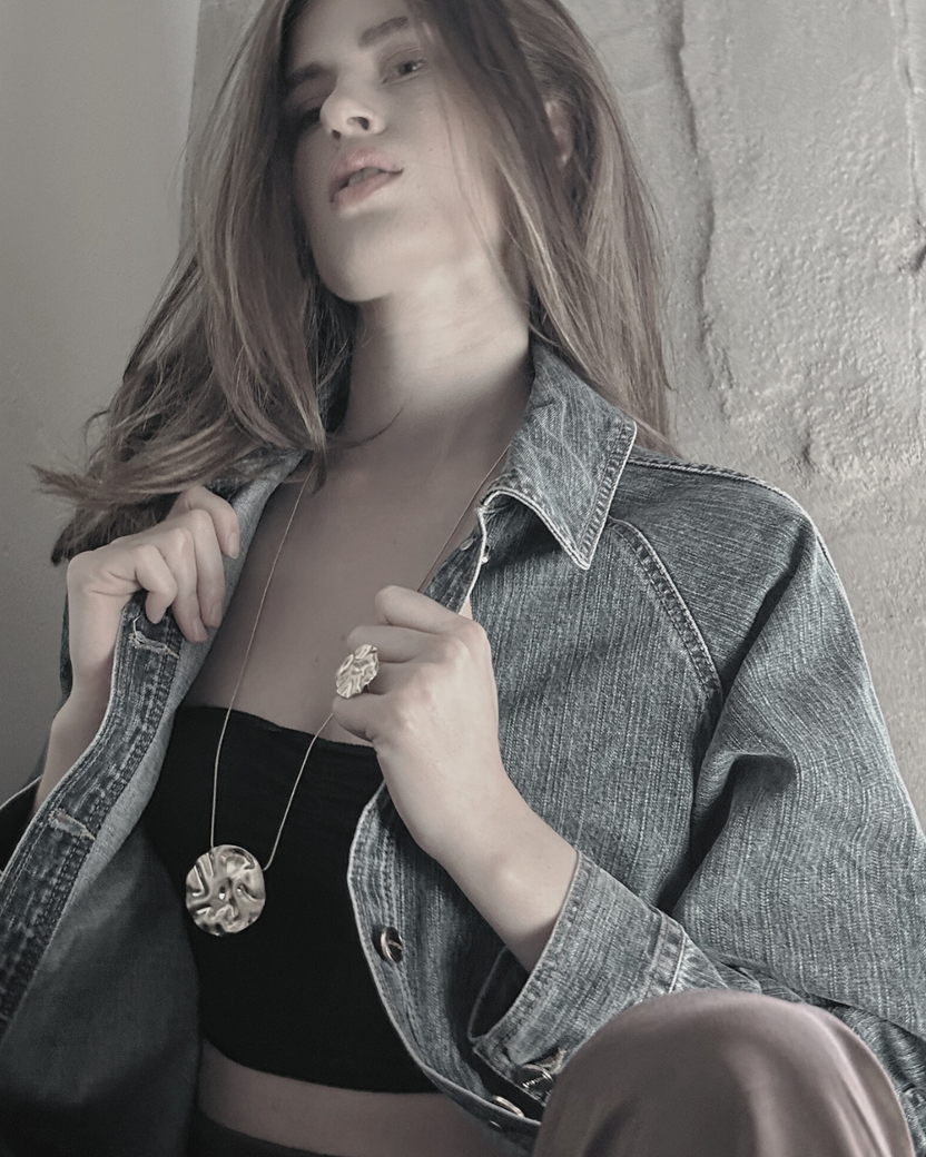 Halskette Elysian adjustable  irregular Curve, in 2 Farben