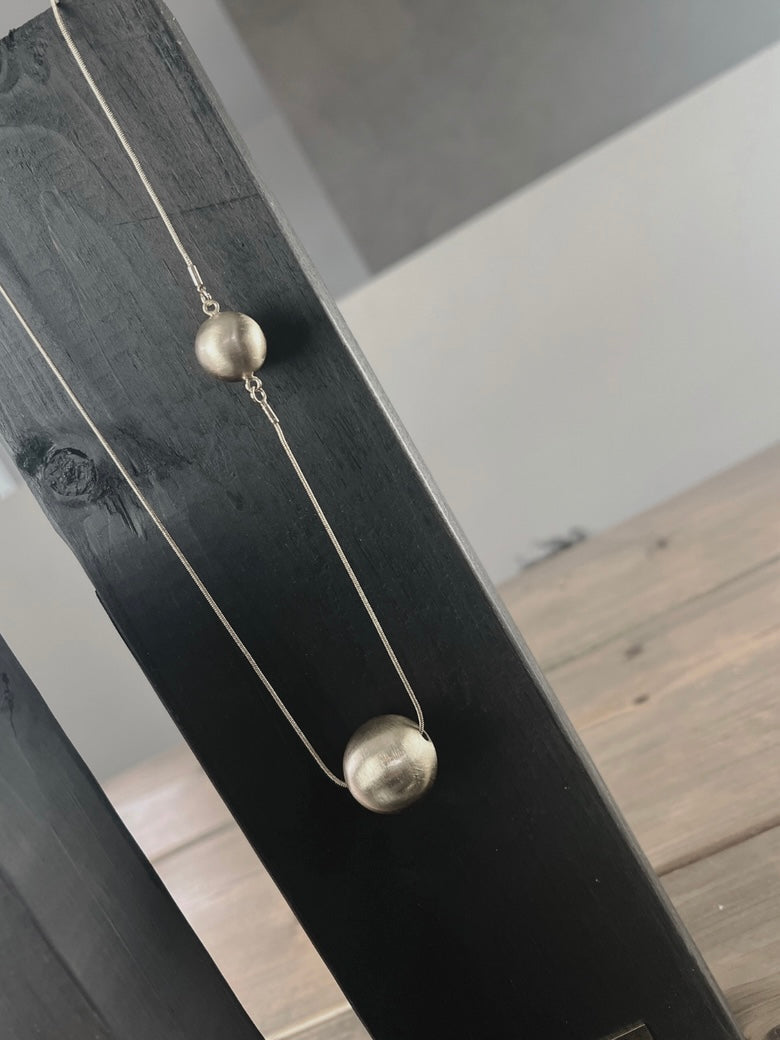 Halskette Tabitha adjustable double Ball, in 2 Farben