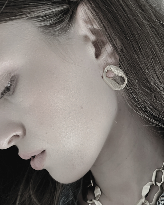 Ohrstecker Elysian Link fluid post, in 2 Farben