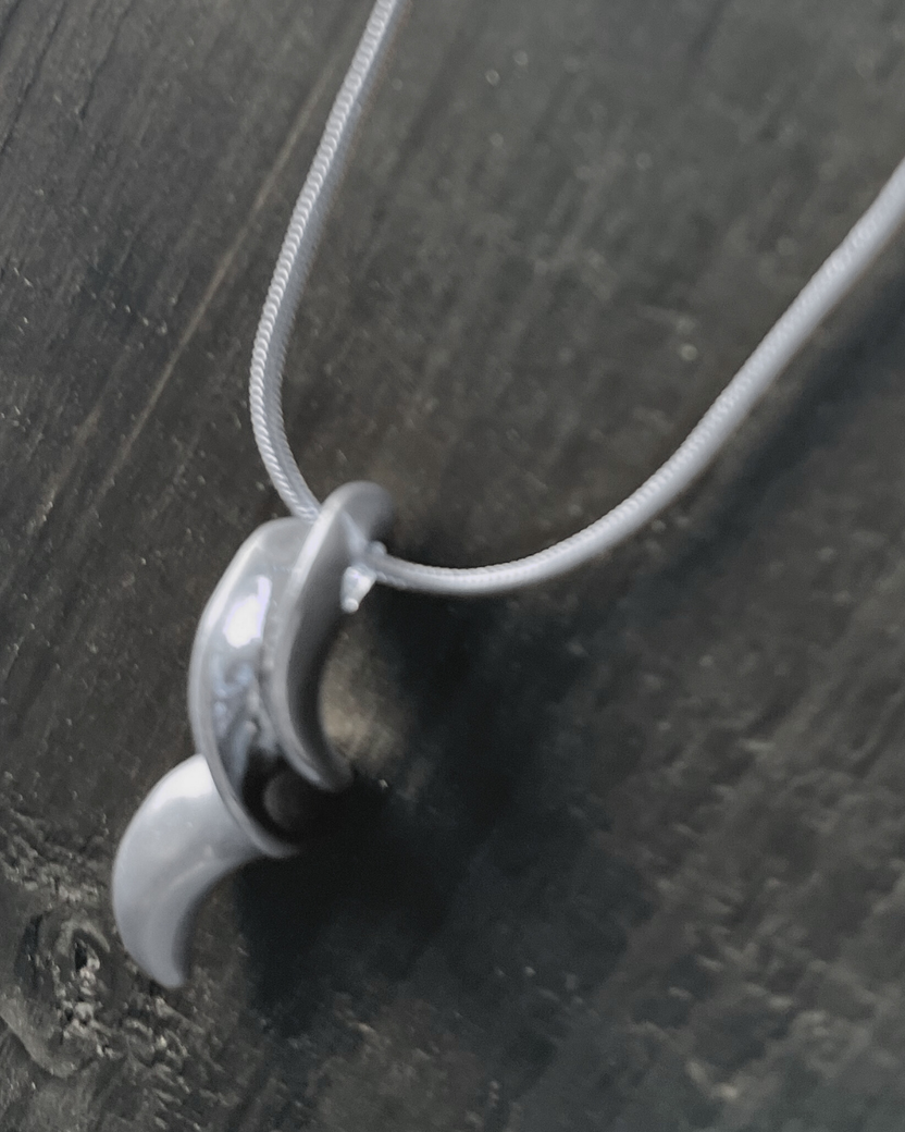 Halskette Elysian Curvilinear, in 2 Farben