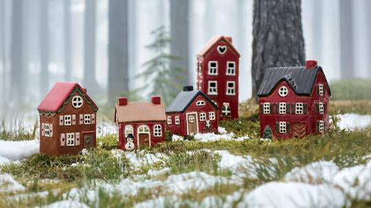 Haus für Teelicht Stillenat, Kranz an der Tür