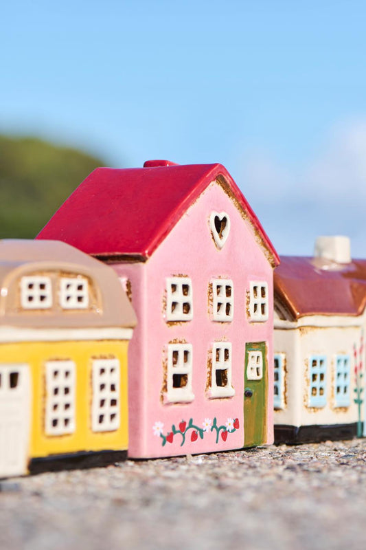 Haus für Teelicht Ebeltoft rosa, rotes Dach