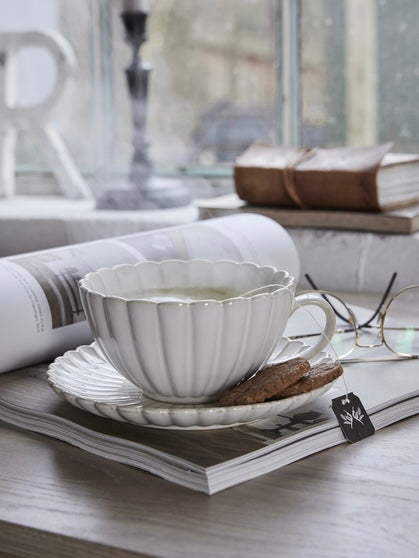 Tasse mit Untertasse Camille cremeweiß