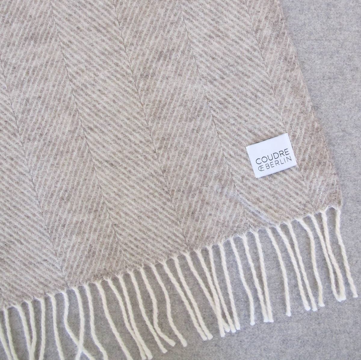 Wolldecke aus 100% Schurwolle - hellbeige - Fischgrat