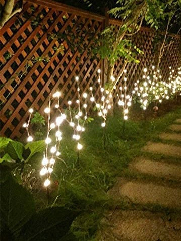 Lichterzweige mit 60 LEDs der Marke TFH home auf