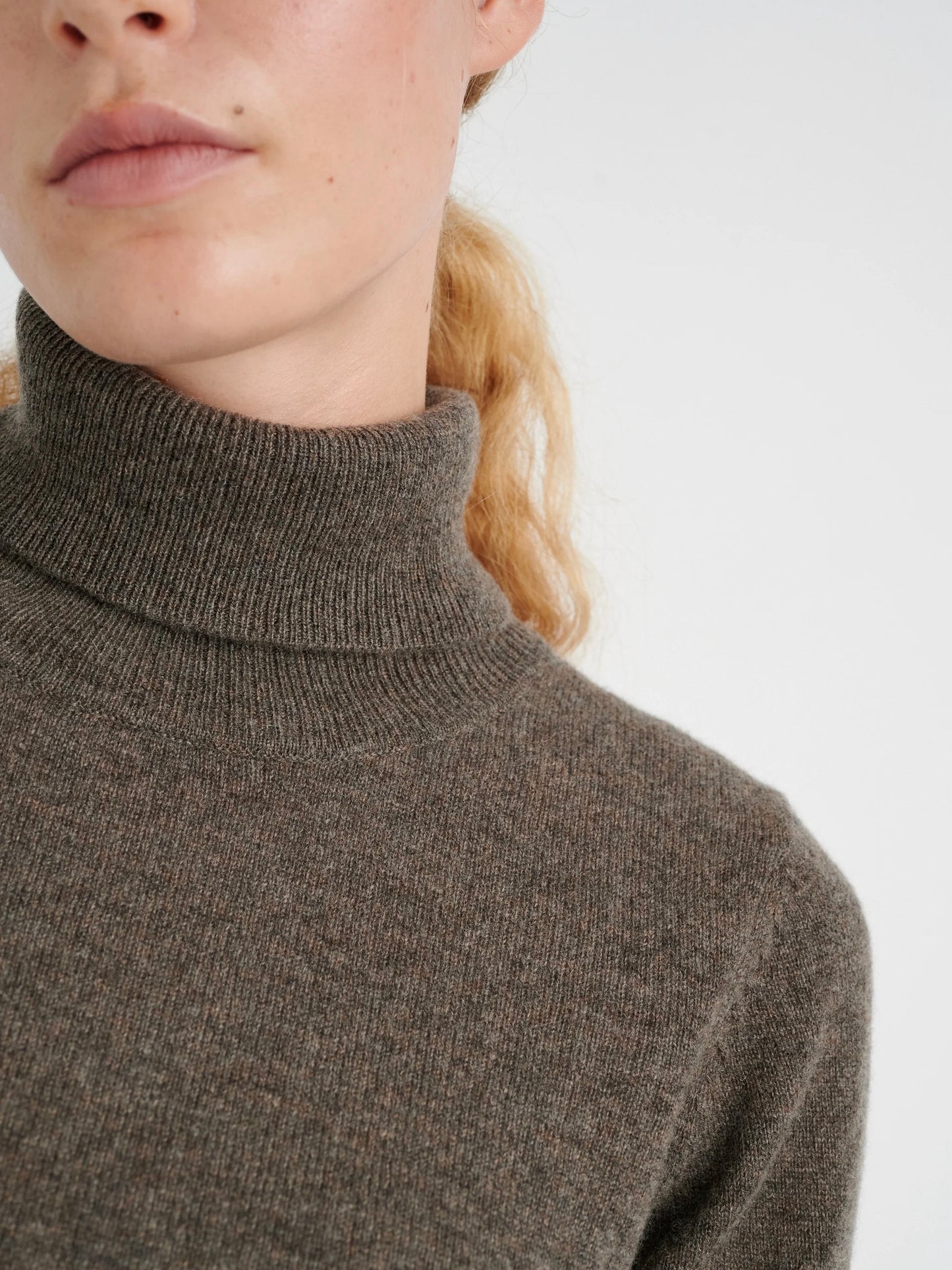 Cashmere Pullover Lukka Roll Neck dunkles taupe