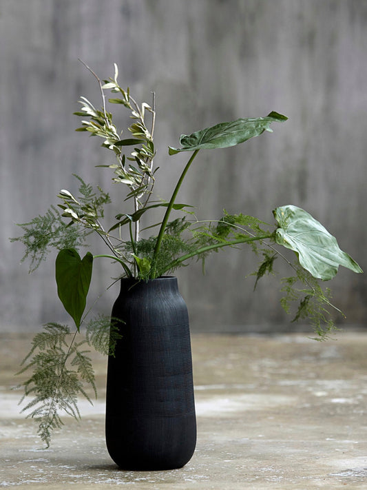 Vase Groove schwarz, in 2 Größen
